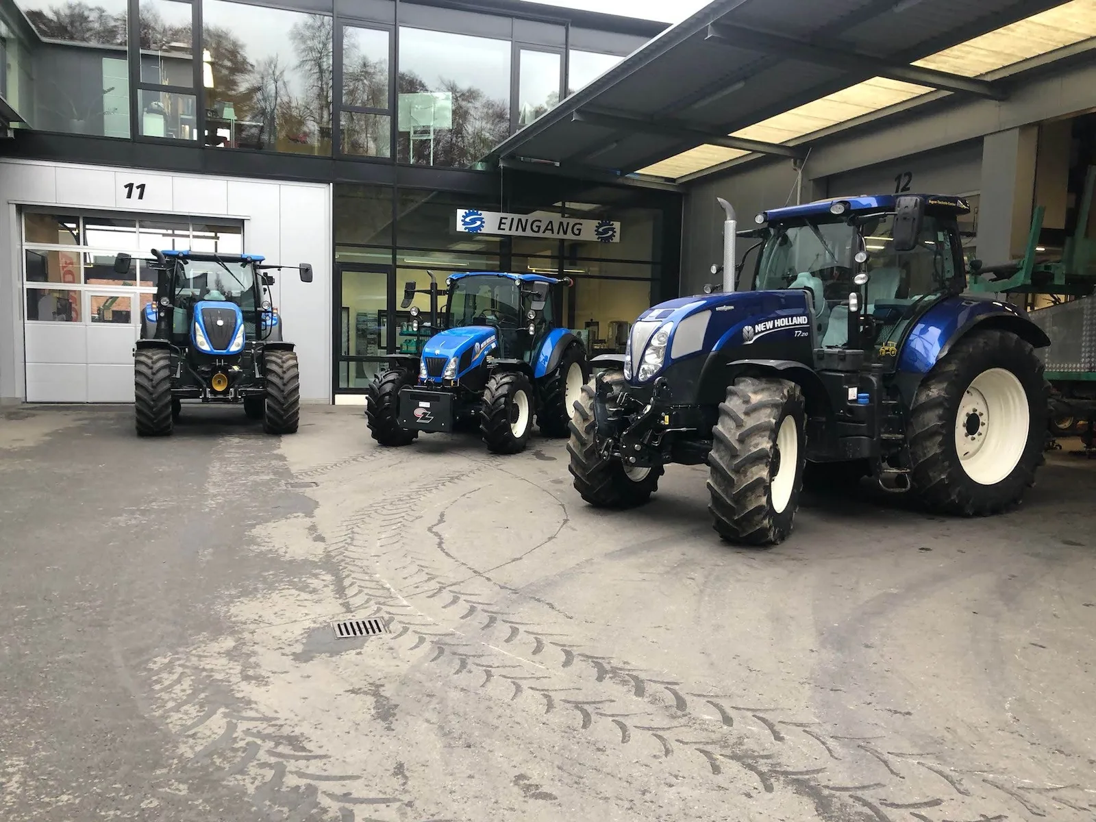 New Holland Traktor